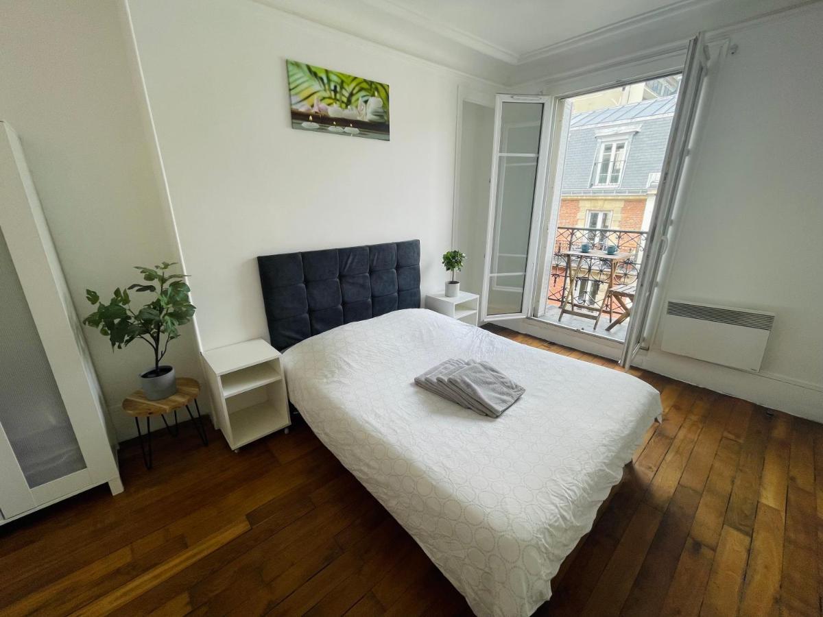 Tour Eiffel Volontaire Appartement